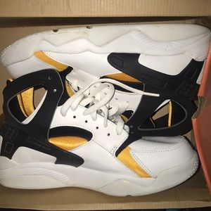 Men’s size 9 Air Flight Huaraches
